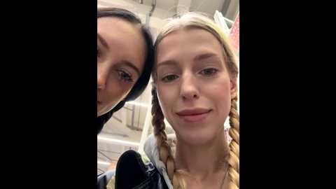 kira_mia @ stripchat on 20251202