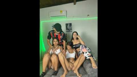 royalgirls_x @ stripchat on 20251202