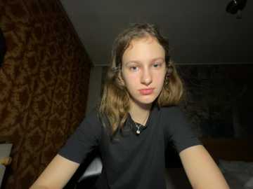 eva_angel3 @ stripchat on 20251204