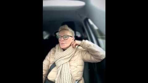 german_milf @ stripchat on 20251204