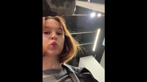 hani_obsessed @ stripchat on 20251204