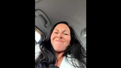 mel_mia @ stripchat on 20251204