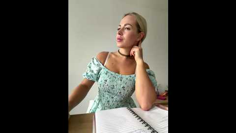 streetdoll @ stripchat on 20251204