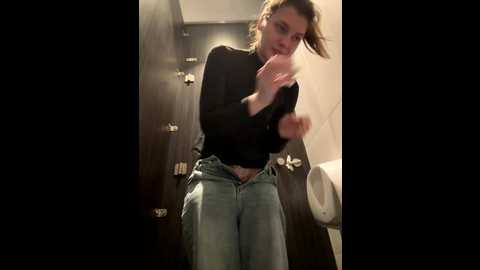 valenciashock @ stripchat on 20251204