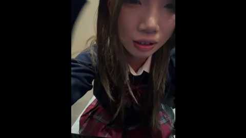 yiyi_707 @ stripchat on 20251204