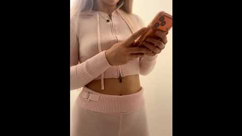 holly_glamour @ stripchat on 20251205