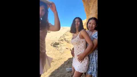 sexi_noemi @ stripchat on 20251205