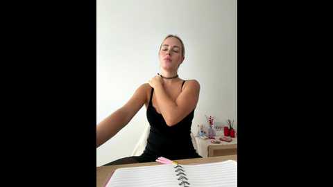 streetdoll @ stripchat on 20251205