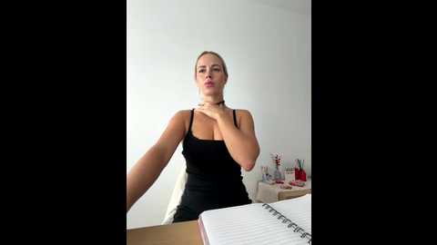 streetdoll @ stripchat on 20251205