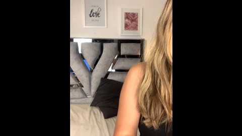 valery_and_dani_ @ stripchat on 20251205