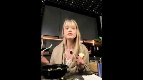 bellasecrett @ stripchat on 20251206