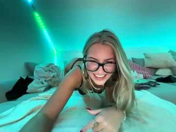 goddesemiiyy @ stripchat on 20251206