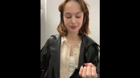 hani_obsessed @ stripchat on 20251206