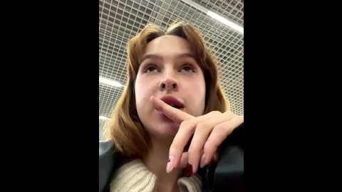 hani_obsessed @ stripchat on 20251206