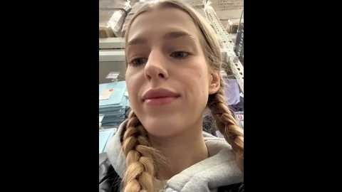 kira_mia @ stripchat on 20251206