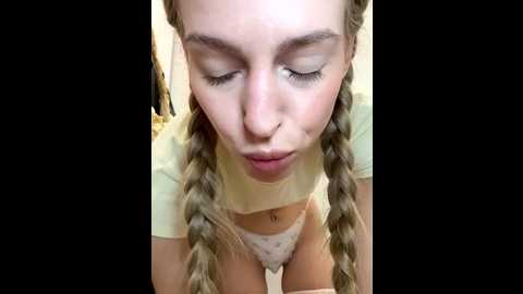 kira_mia @ stripchat on 20251206