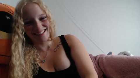 sophie_cute06 @ stripchat on 20251206