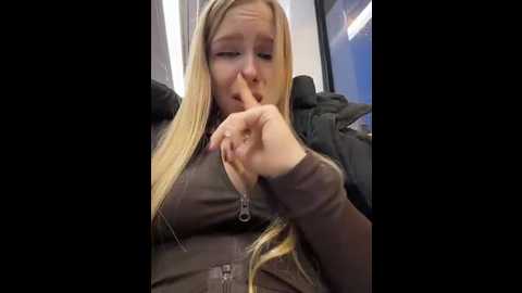 liza_risky @ stripchat on 20251207