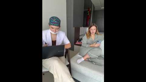 nura_n_sarah @ stripchat on 20251207