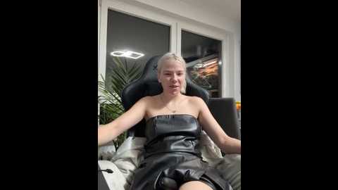 blondiejujuvibe @ stripchat on 20251209