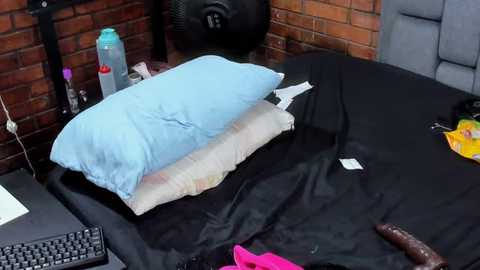 couple_gold69 @ stripchat on 20251210