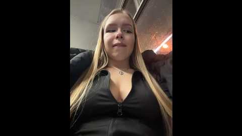 liza_risky @ stripchat on 20251210