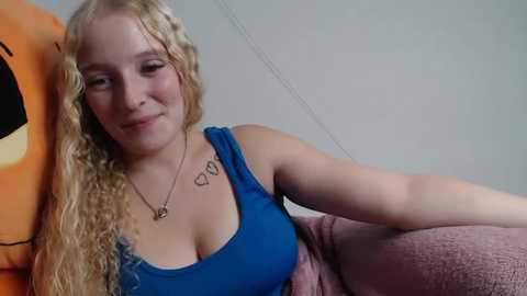 sophie_cute06 @ stripchat on 20251210