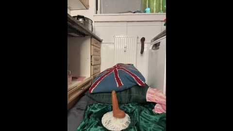 squirt_fuck_queen @ stripchat on 20251210