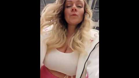 bondgirl_013 @ stripchat on 20251211