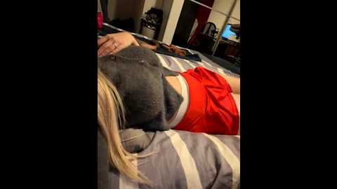 hornyblond_bella @ stripchat on 20251211