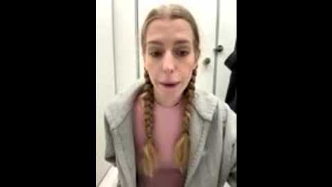 kira_mia @ stripchat on 20251212