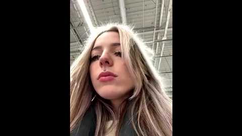 loraadoll @ stripchat on 20251212