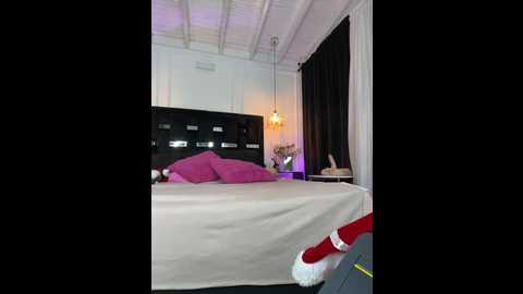 naughtyninnaxxx @ stripchat on 20251212