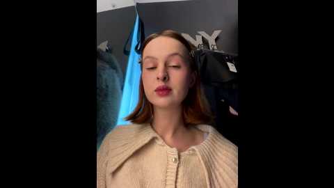 hani_obsessed @ stripchat on 20251213