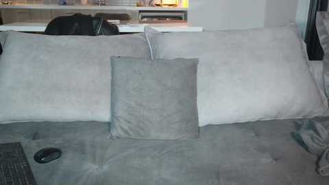 hotbella_ @ stripchat on 20251213