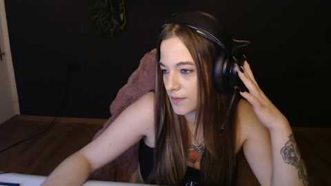 luna_lynn @ stripchat on 20251213