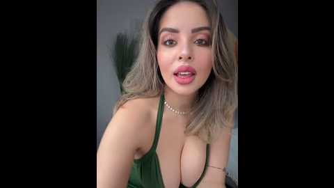 alirawrz @ stripchat on 20251215