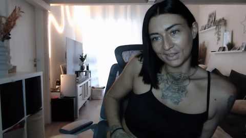 intimia @ stripchat on 20251215