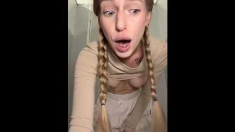 kira_mia @ stripchat on 20251216