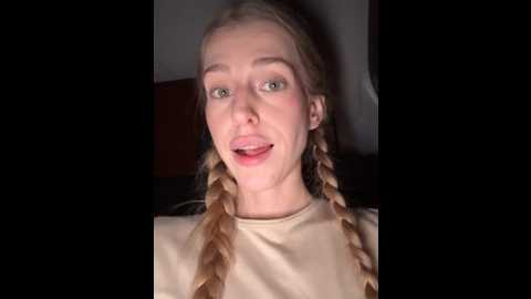 kira_mia @ stripchat on 20251216