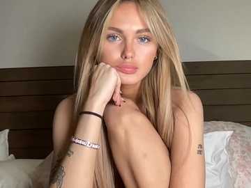 kyliecameron @ stripchat on 20251216