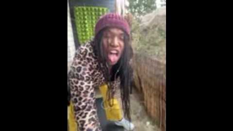 squirt_fuck_queen @ stripchat on 20251217