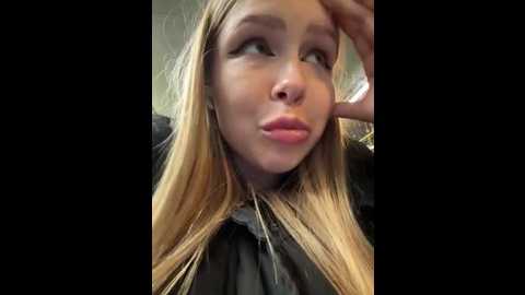 liza_risky @ stripchat on 20251218