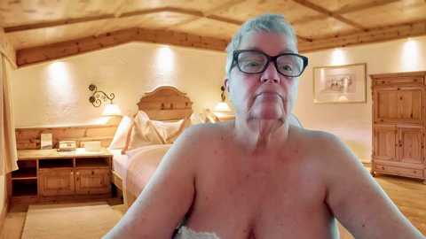 mystery_grandmother @ stripchat on 20251218