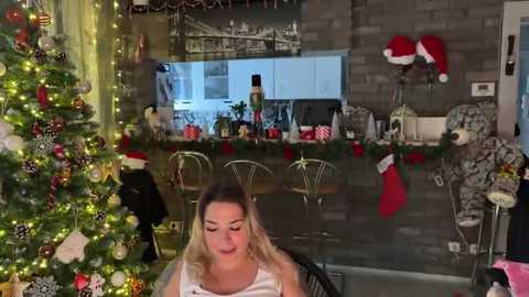 monageil @ stripchat on 20251220