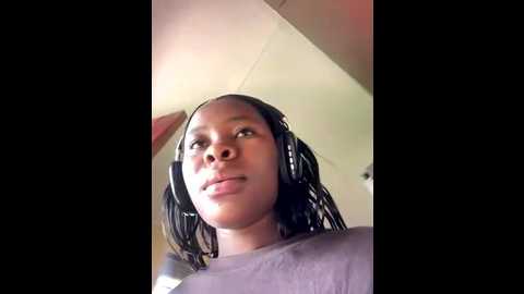 miyaxo2 @ stripchat on 20251222