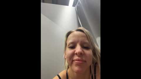 likacat @ stripchat on 20251224