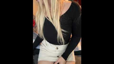 hornyblond_bella @ stripchat on 20251227