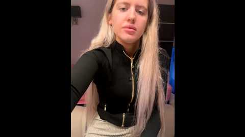 holly_glamour @ stripchat on 20251230