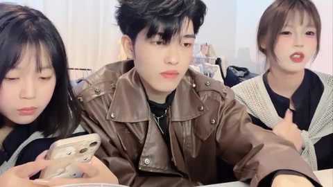 zhouzhou_yc @ stripchat on 20251230